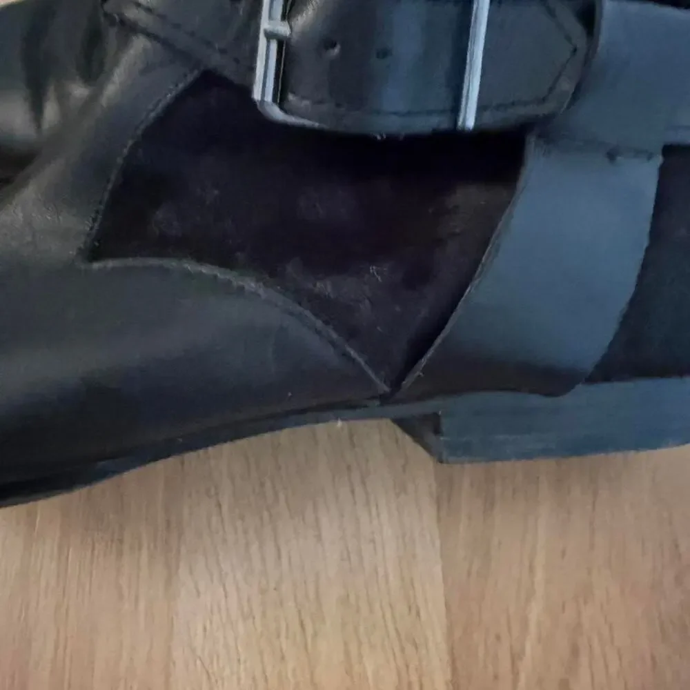 Black leather and haircalf ankle